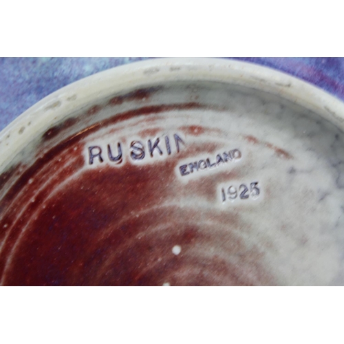 492 - A Ruskin of West Smethwick Sang de Boeuf bowl, marked Ruskin 1925. Measuring: 22cm.