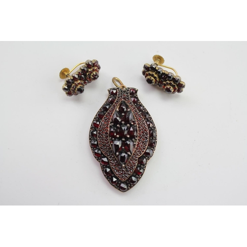 227 - A Czechoslovakian Garnet Brooch of Floral Form & a pair of Matching Earrings.