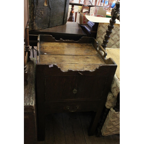 420 - An Antique Georgian Bedside Table 