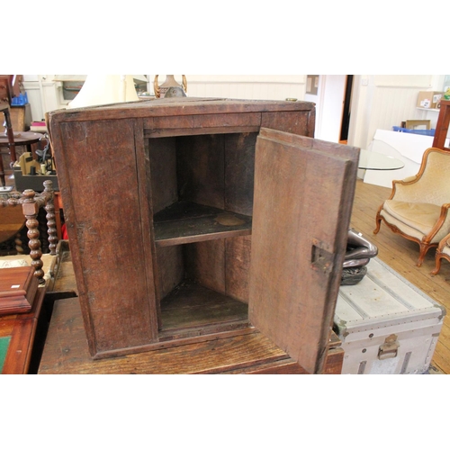 421 - An Antique Oak Single Doored Cabinet with Heart Shaped Decoration. Measuring: 60 cms wide x 47 cms d... 