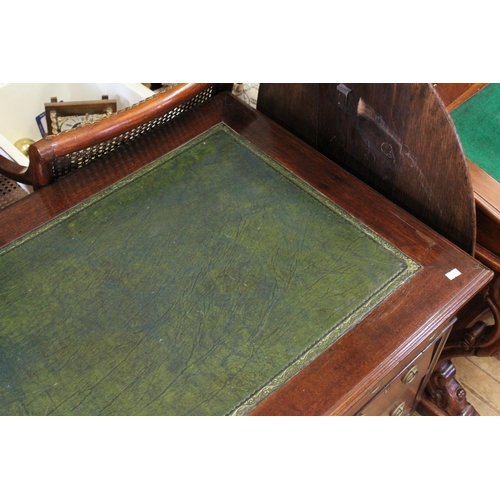 426 - A Late 19th Century Mahogany Pedestal Desk with fitted Drawers, Brass Drop Ring Handles and leather ... 