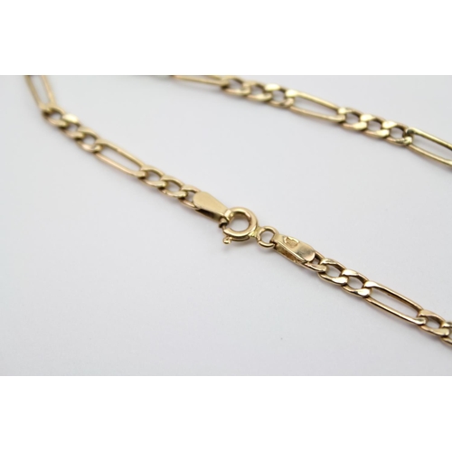 155 - A Ladies Italian 9ct Gold Curb & Twisted Fetter Link Necklace. Weighing: 2.7 grams.