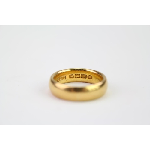 168A - A Ladies 22ct Gold Wedding Ring. Weighing: 9.9 grams. Size: m.