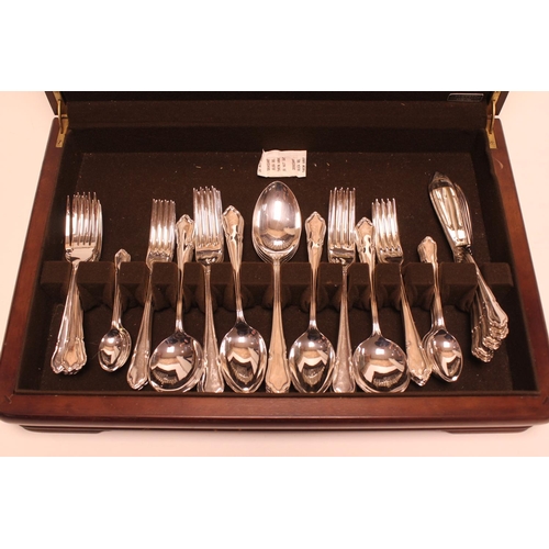 82 - A Canteen of Flexfit of Sheffield Silver Plated Cutlery Complete with the Original Box.