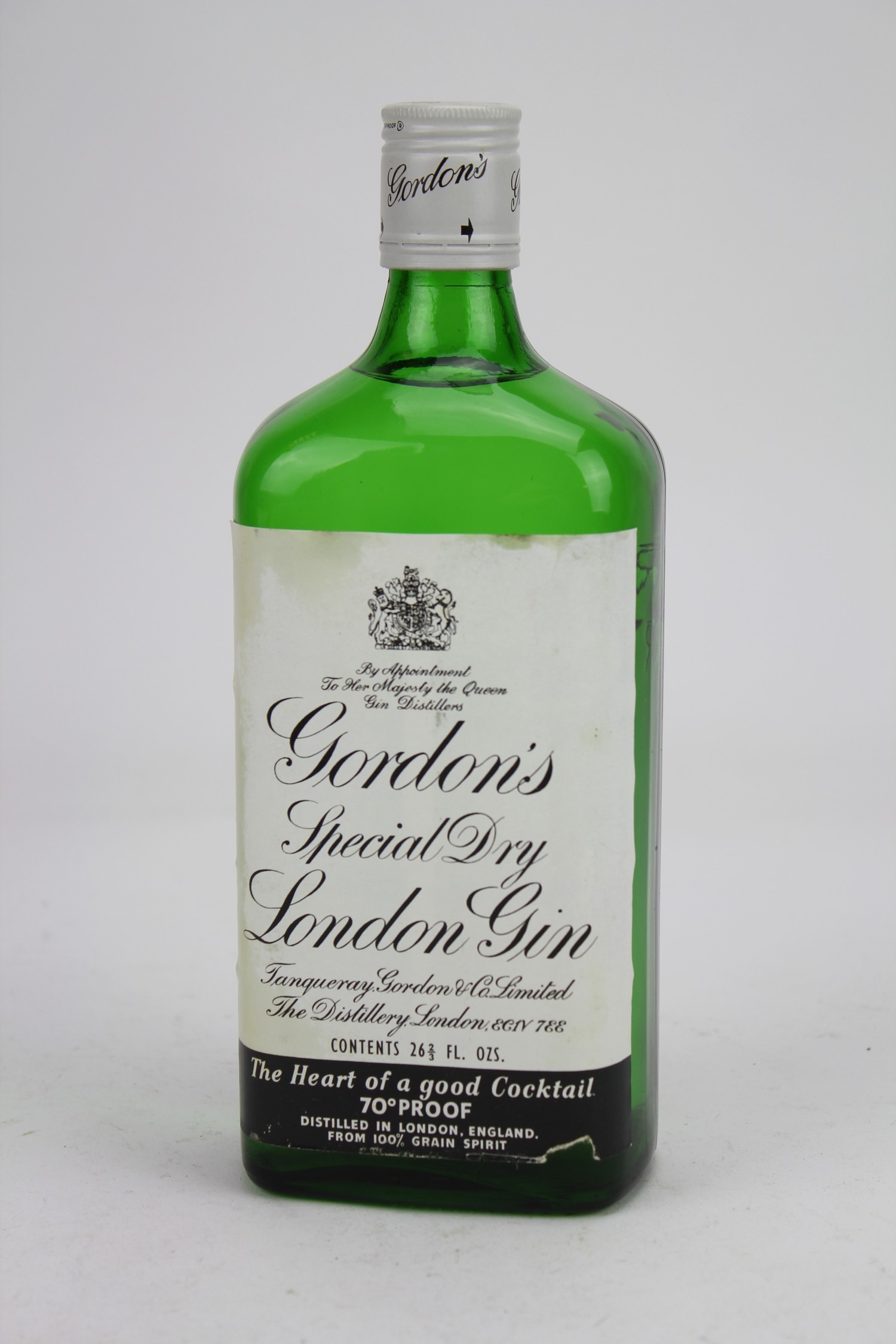 Gordon's London Dry Gin Round Victory Bottle 94.4 Proof 1945