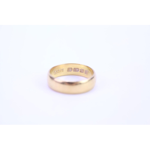 89 - A 22ct Gold Wedding Ring. Weighing: 4.7 grams. Size: K.