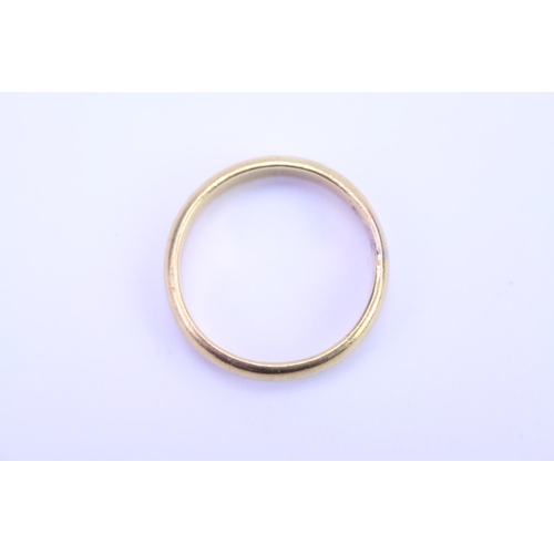 149 - A 22ct Gold band. Weight approximately 7.6g. Ring size approximately U.