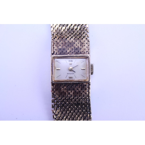 203 - A Ladies 9ct Gold circa 1970 Omega bracelet Wristwatch. Total weight approximately 36 grams gross. F... 