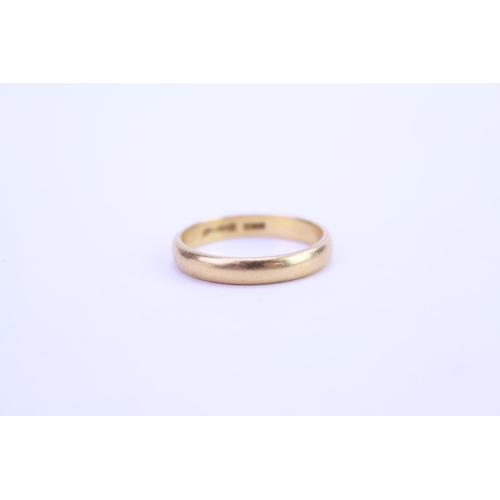 178 - A 22ct Gold Wedding Ring. Weighing: 3.8 grams. Size: N.