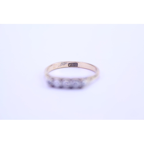 181 - A Ladies 15ct Gold 5 Stone Diamond Ring. Weighing: 3 Grams. Size: P.