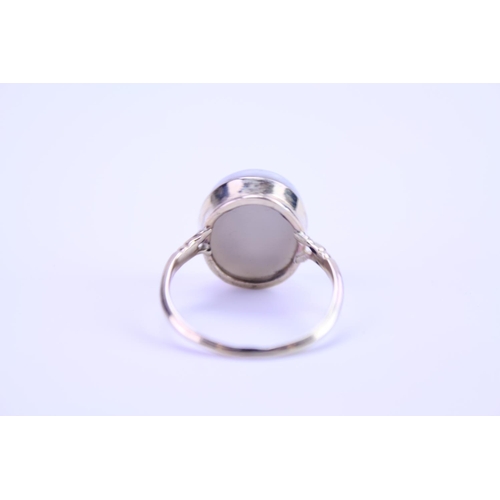 160 - A 9ct Gold Intaglio Set Ring. Size: approx O. Total weight: approx 2.7 grams.