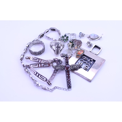 170 - A collection of Silver items to include Rings, Bracelets, Earrings, Pendants, etc. Total weight: app... 