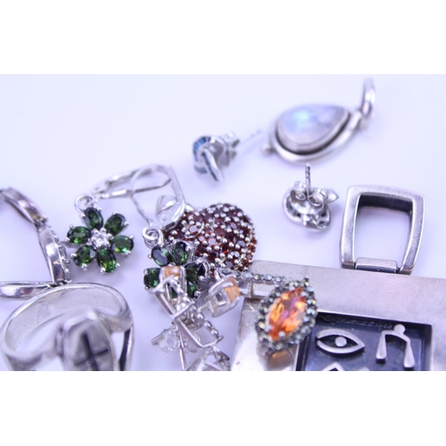 170 - A collection of Silver items to include Rings, Bracelets, Earrings, Pendants, etc. Total weight: app... 