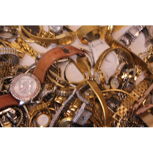 209 - A large Collection of various watches to include Seiko, Rotary, Sekonda, Avia, DKNY, Swatch, Geese, ... 