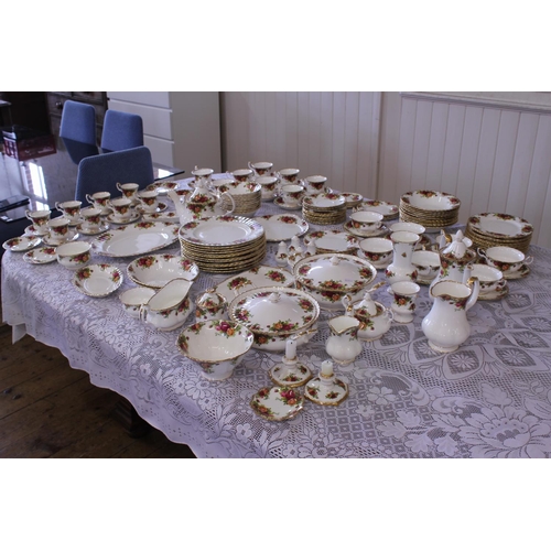 800 - A Large Collection of Royal Albert in the Old Country Roses pattern Tea, Coffee & Dinner China consi... 