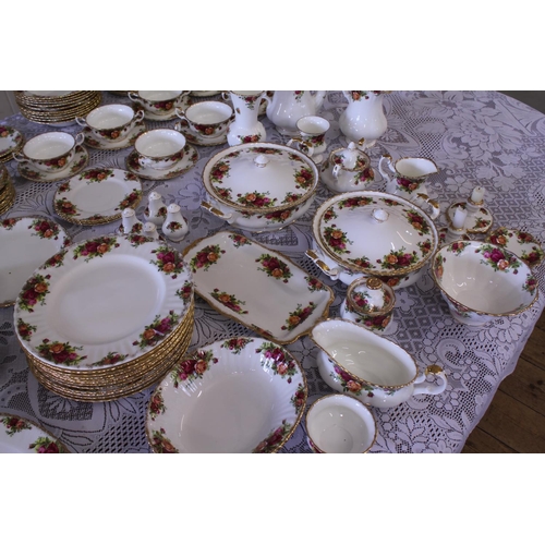 800 - A Large Collection of Royal Albert in the Old Country Roses pattern Tea, Coffee & Dinner China consi... 