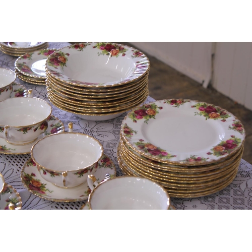 800 - A Large Collection of Royal Albert in the Old Country Roses pattern Tea, Coffee & Dinner China consi... 