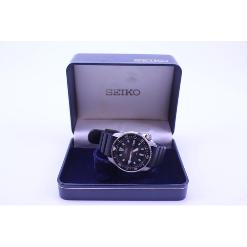 247 - A Gentleman's Stainless Steel Seiko Wristwatch, Water Resistant to 150m in Original Box.