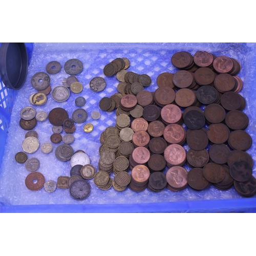 350 - A collection of 200+ 1d coins, 90+ Half d Coins, 6 x Farthings, 60+ Bronze 3d's along with Foreign C... 