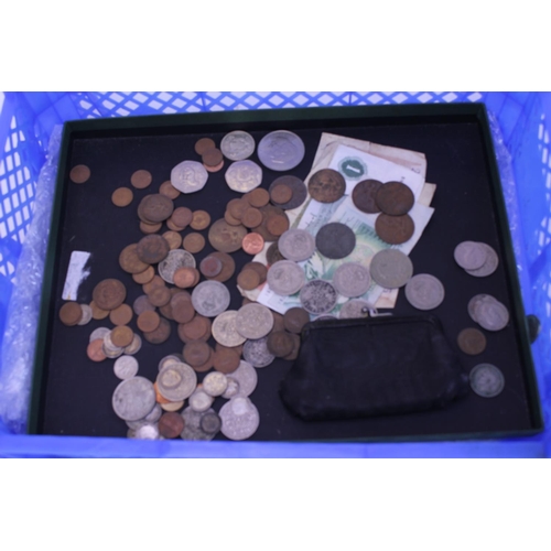 351 - A Collection of Coins to include 3 x Original Notes to include a £5 note, £1 Note & a New £1 Note, a... 