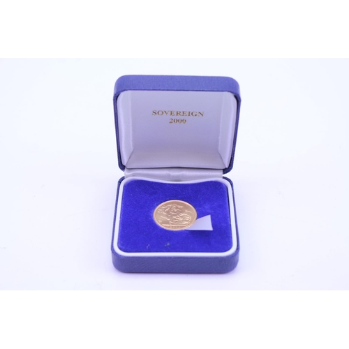 358 - A Year 2000 Gold Full Sovereign Elizabeth II in presentation box.