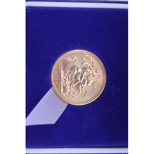 358 - A Year 2000 Gold Full Sovereign Elizabeth II in presentation box.