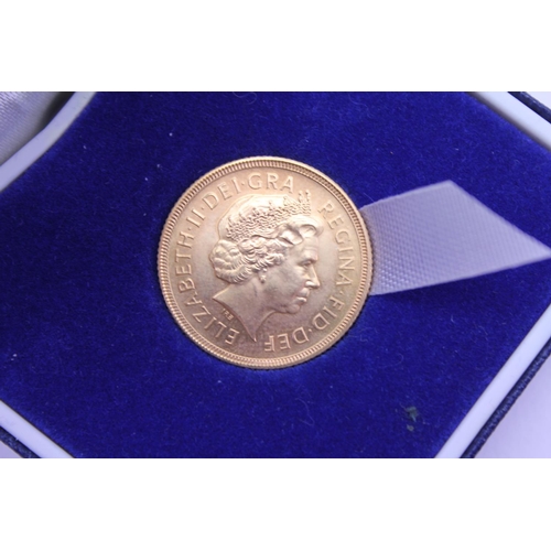 358 - A Year 2000 Gold Full Sovereign Elizabeth II in presentation box.