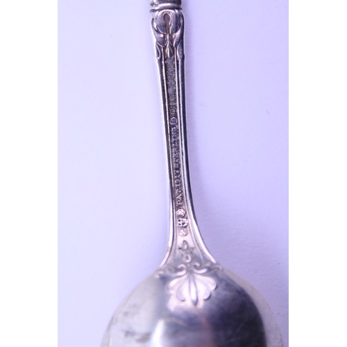 23 - A Set of 7 Federal design Sterling Silver Tea Spoons. Weighing: 180 grams.