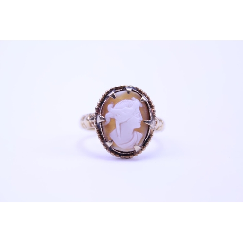 142 - A Gold coloured Cameo Ring. Total weight approx 5.2g. Size approx R.