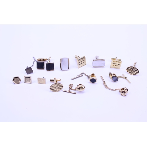 152 - A Collection of tie pins, cufflinks, etc.