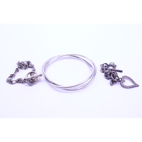 172 - A quantity of Silver jewellery to include a chain, bracelet, etc.