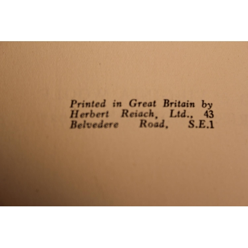 319 - A Hogarth Press (1927) Book, 