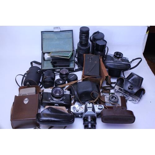 733 - A Collection of cameras to include 2 x Konica Auto S2 Cameras, a Canon QL, Ilford, Chinon, Box & var... 