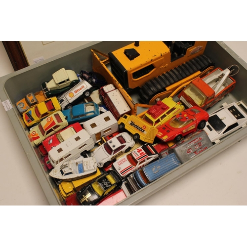 87 - A Collection of Unboxed/Play Worn Diecast models to include Tonka, Matchbox, Corgi, etc along with a... 