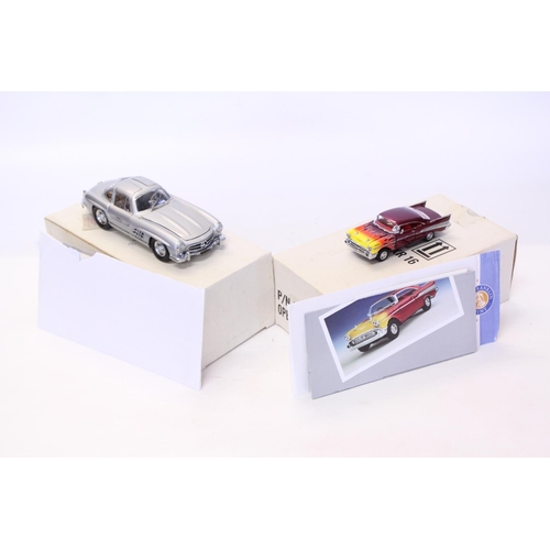 157 - A Franklin Mint Mercedes 300SL Gullwing finished in Silver along with a 1/43rd scale 1957 Chevrolet ... 