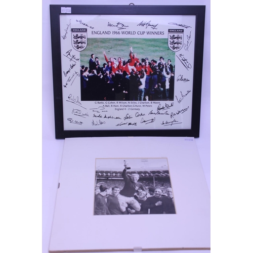 564 - A 1966 England World Cup Coloured Photograph of the Winning Team with facsimile Signatures on the bo... 