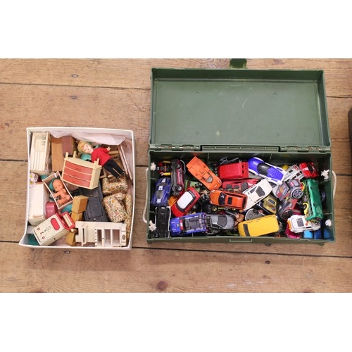 86 - A Collection of Unboxed/Play Worn Diecast models to include Hot Wheels, Matchbox, etc contained in a... 