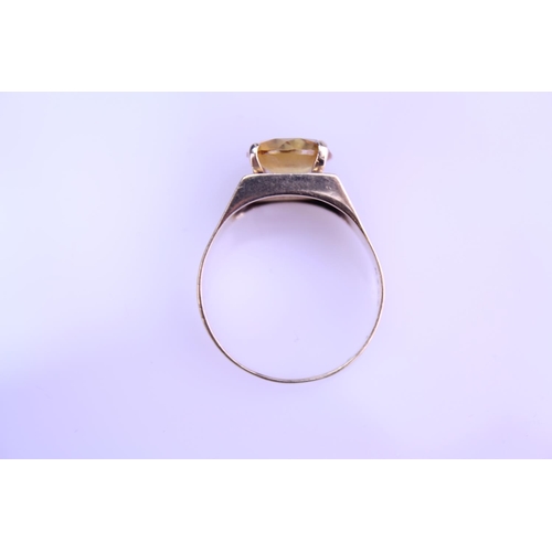 223 - A 9ct Gold Citrine Ring. Citrine size: approximately 3ct, ring size approximately T. Total weight: a... 