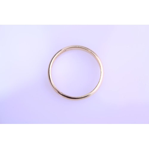 224 - A large Gentleman's 22ct Gold wedding band, 