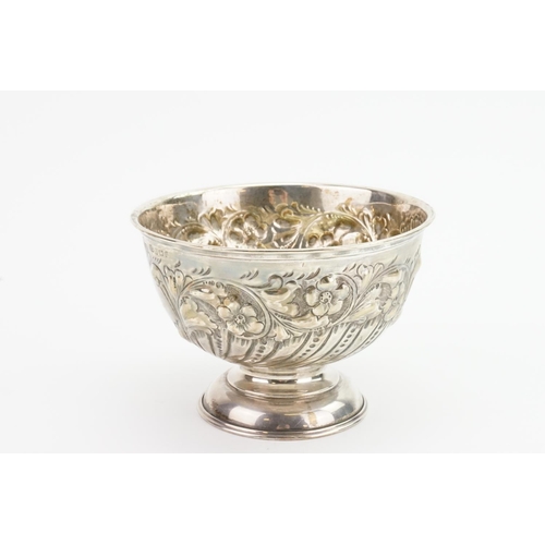 35 - A 1907, Joseph Gloster embossed Floral design Rose Bowl. Birmingham h. Total weight approx 253 grams... 