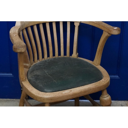 533 - A Bow Back padded seated Chair with splat back & a Double Crinoline stretcher