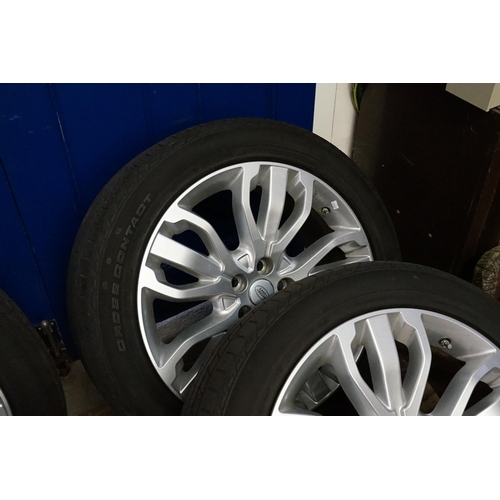 689 - A Set of 4 x 21inch (275/45/R21) Range Rover Sport Wheels & Tyres from a 2019 Range Rover Sport in E... 