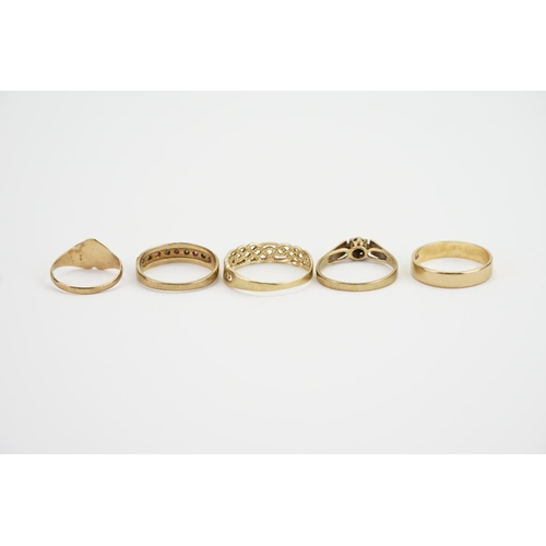 104 - A collection of 9ct Gold rings. Weight 6g.