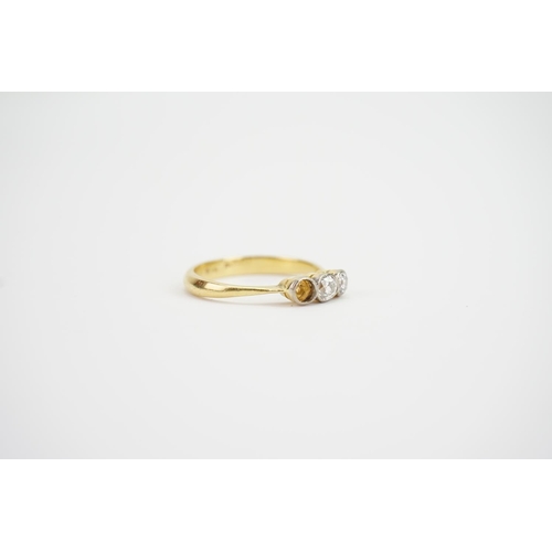 115 - An 18ct Gold Diamond Set Ring. (0.2ct Largest Old Cut Diamond). Weighing: 3.1 grams. (Missing one st... 