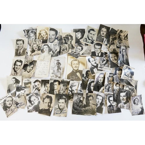 260 - A Good Collection of Post Cards depicting Actors including Gregory Peck, Vivian Lee, Ingrid Bergman,... 