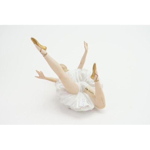 828 - A Wallendorf 1764 Ballerina Figurine. Made in Germany. Standing: 16cms. (AF).