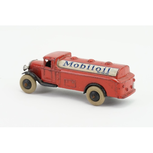 255 - A Scarce Pre War Dinky No: 25D 