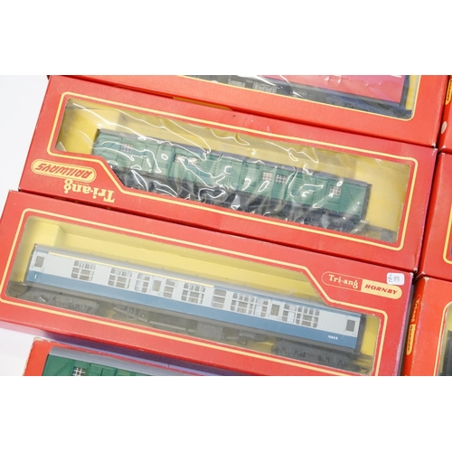 178 - 8 x Boxed Tri-ang Railways Coaches to include R226, R729, R422A, R694 along with four others, all Bo... 