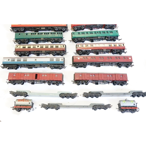 188 - 17 x Unboxed Tri-ang Railways Wagons & Coaches.