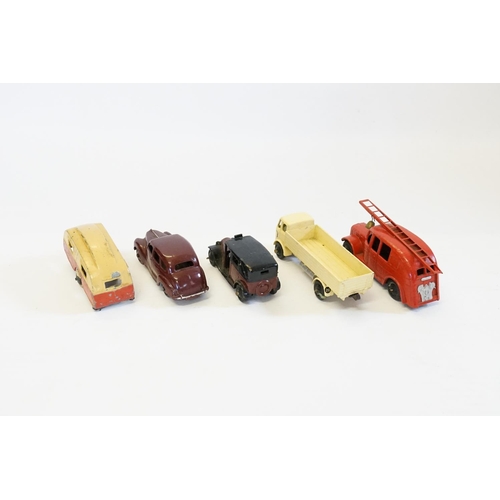 286 - A Tray of 1940s/1950s Dinky Toys to include 25h - Streamline Fire Engine, 25r - Forward Control Lorr... 